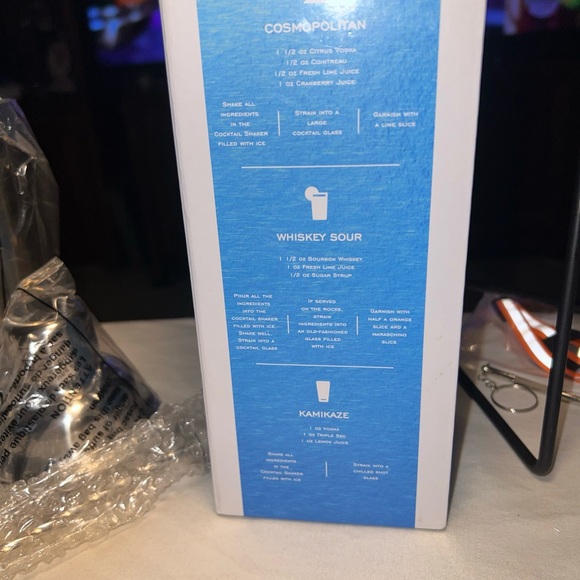 Cresimo 24 Oz. Stainless Steel Cocktail Shaker w/built-in strainer 3 Pce Set New - Picture 11 of 16